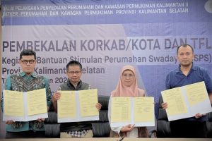 Foto-bersama-usai-penandatanganan-MoU-Foto-Tim-Pusat-Kerja-Sama-dan-Hubungan-Internasional