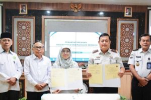 MoU-dengan-Kanwil-Ditjenpas-Kalsel-Foto-Humas-Jamal-Ripanii-Copy